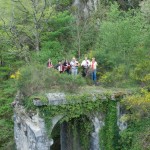 Les plus courageux sur les vestiges du pont de la Cadène